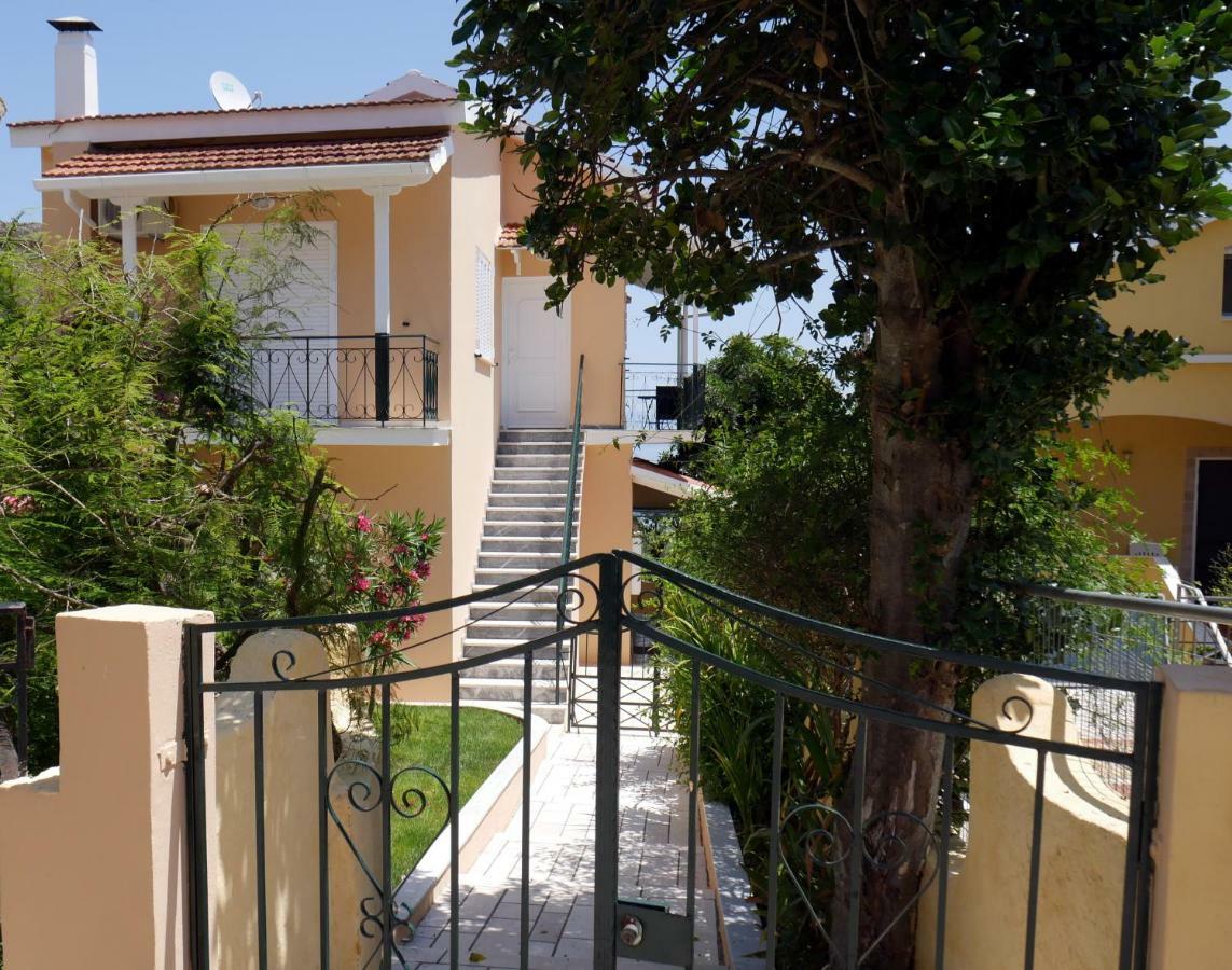 Old Village Μωραΐτικα